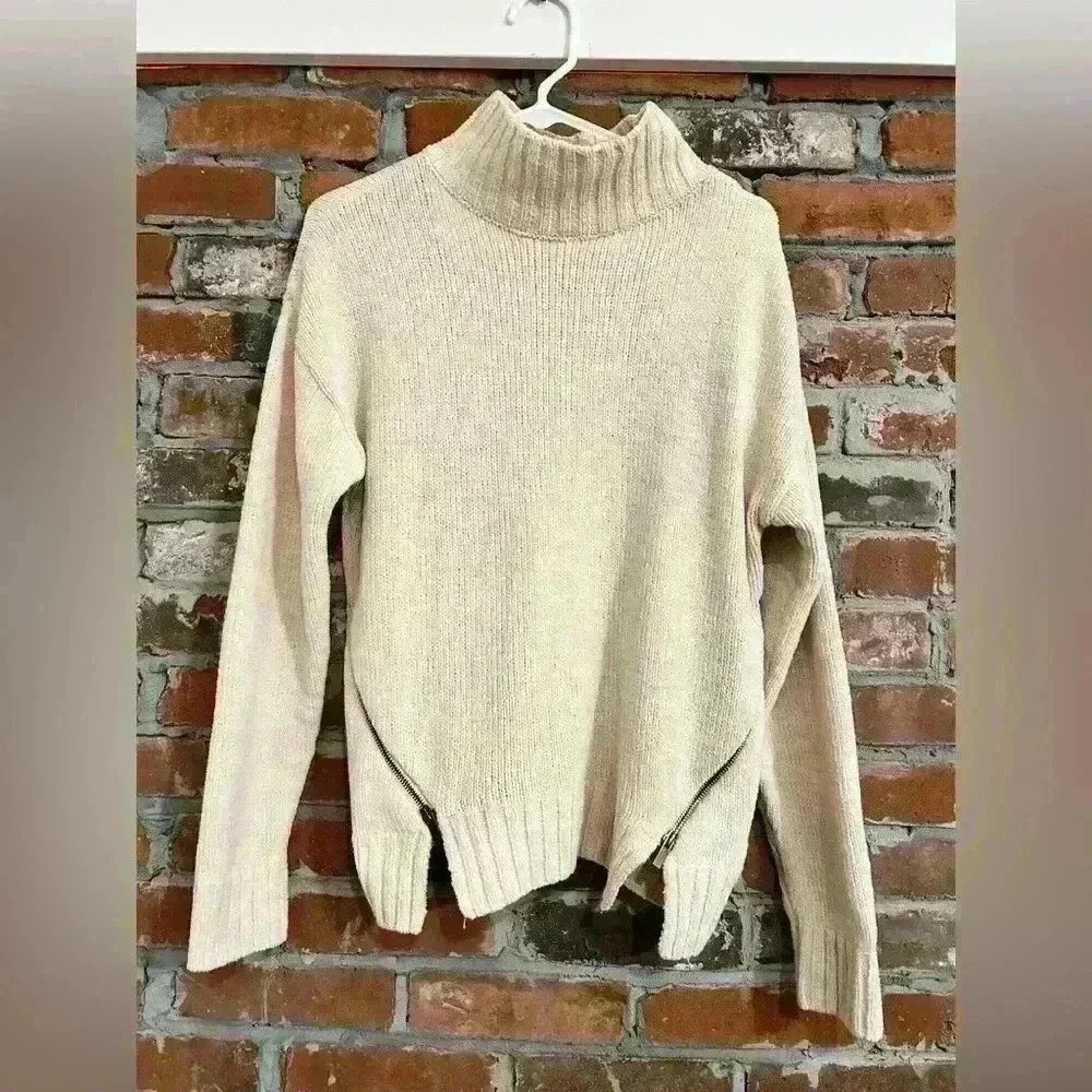 Lovers + Friends Cream Zip Sweater Size M